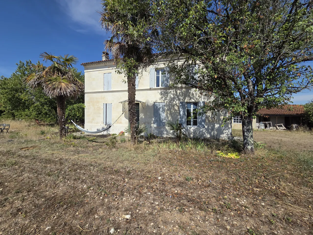 Maison de campagne en pierre avant rénovation